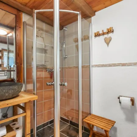 Renove Et Chaleureux, 4 Personnes, Famille *