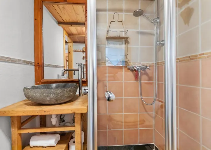 Rénové Et Chaleureux, Ovronnaz 4 Personnes, Famille Chalet